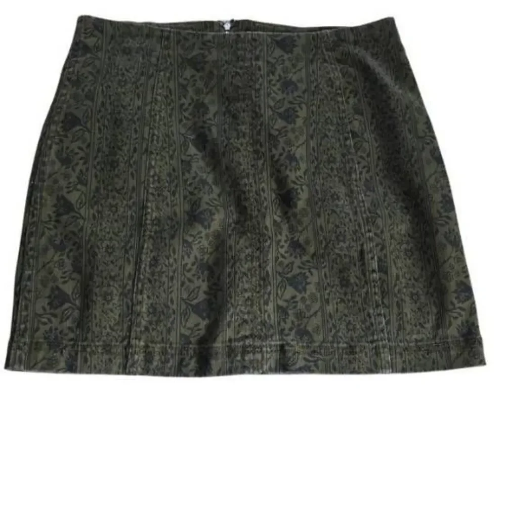 Free People  Women’s Size 12 Olive Modern Denim Floral Print Mini Skirt